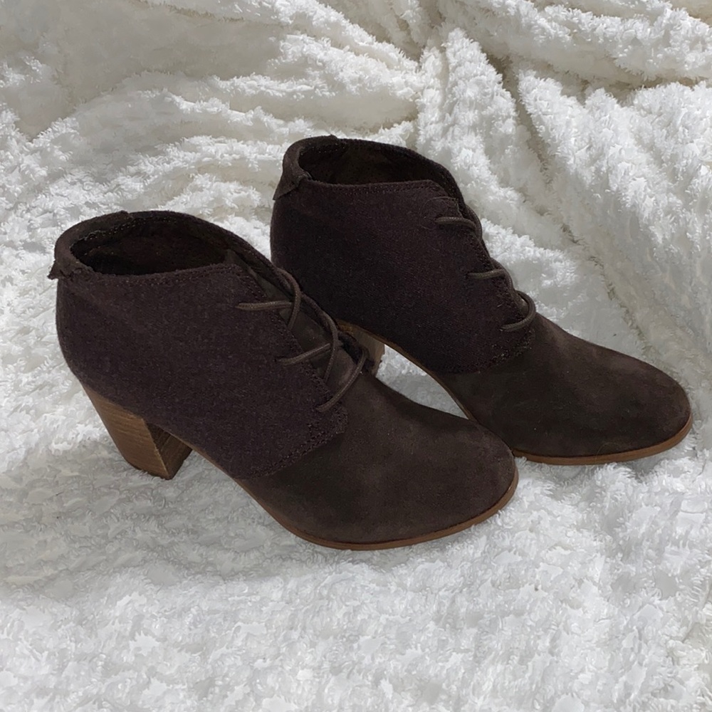 TOMS Chocolate Brown Latuna Lace-Up Bootie Size 8 EUC